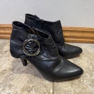 Michelle D Florence Boots Zipper & Buckle Ankle Leather Bow Pointed Toe Sz 7.5M
